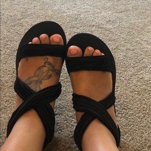 Skechers yoga foam sandals